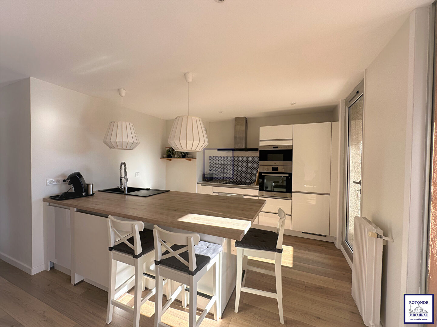 Location Appartement AIX EN PROVENCE séjour de 40.94 m²